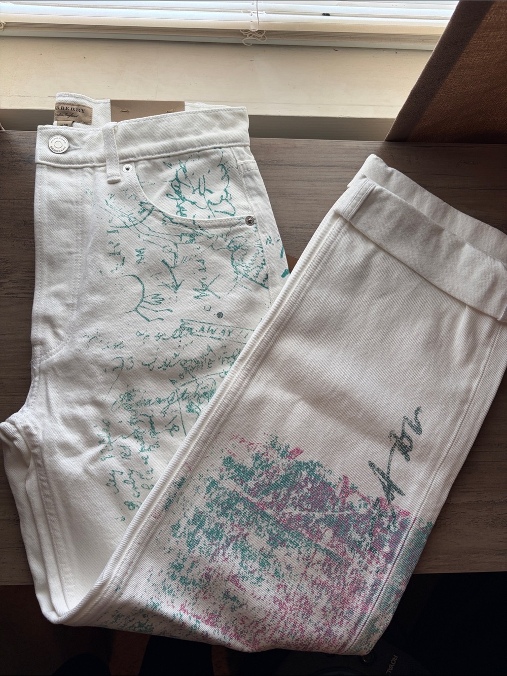 NWT Burberry White Denim Jeans with Mint & Pink Print size 28